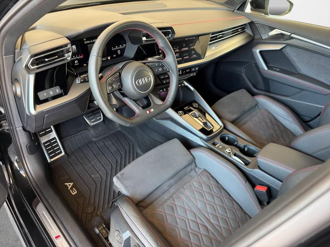Audi A3 2.0 tdi Identity Contrast S line 150cv s-tronic