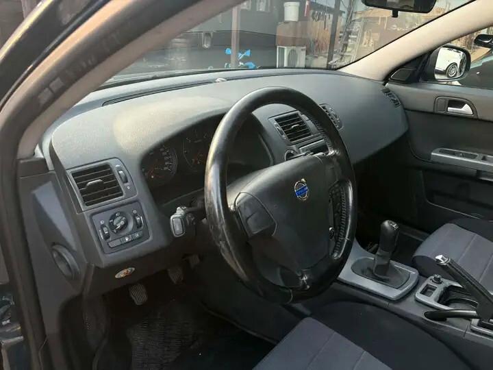 Volvo V50 D2 R-design