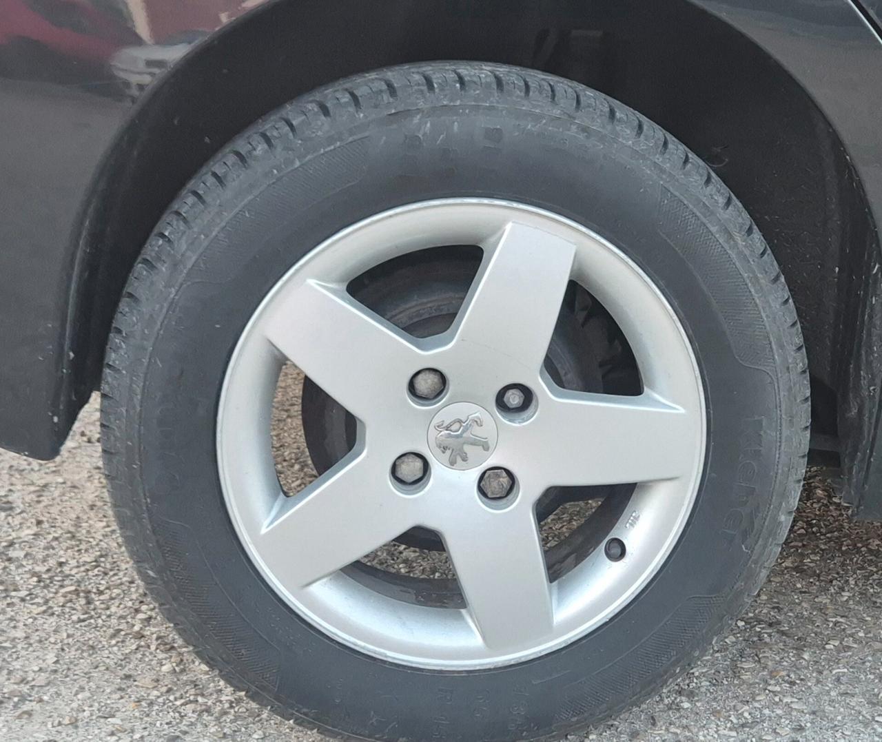 Peugeot 207 1.4 HDi 70CV 5p. Energie