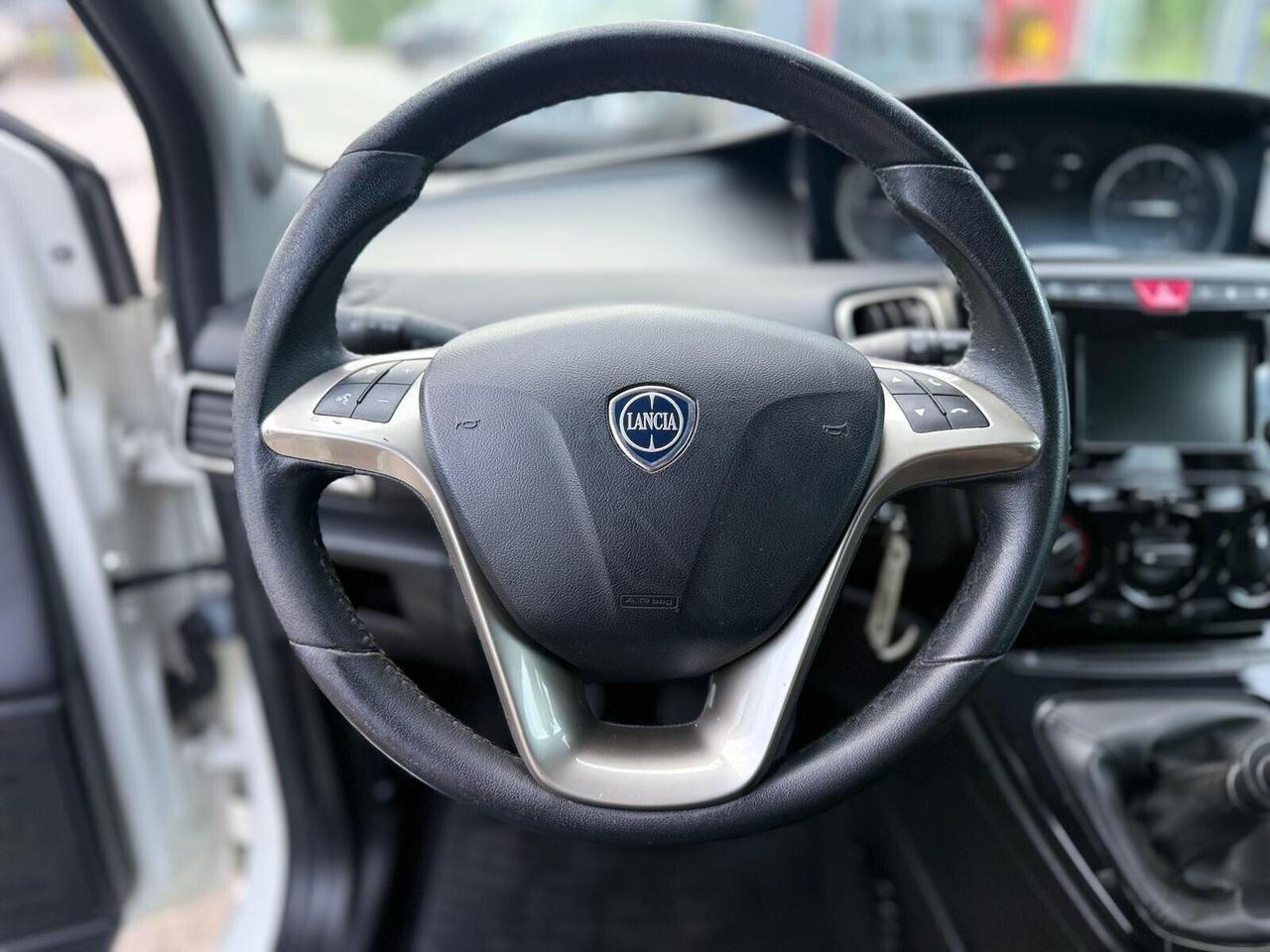 Lancia Ypsilon 1.2 Ecochic 69 CV GPL Gold