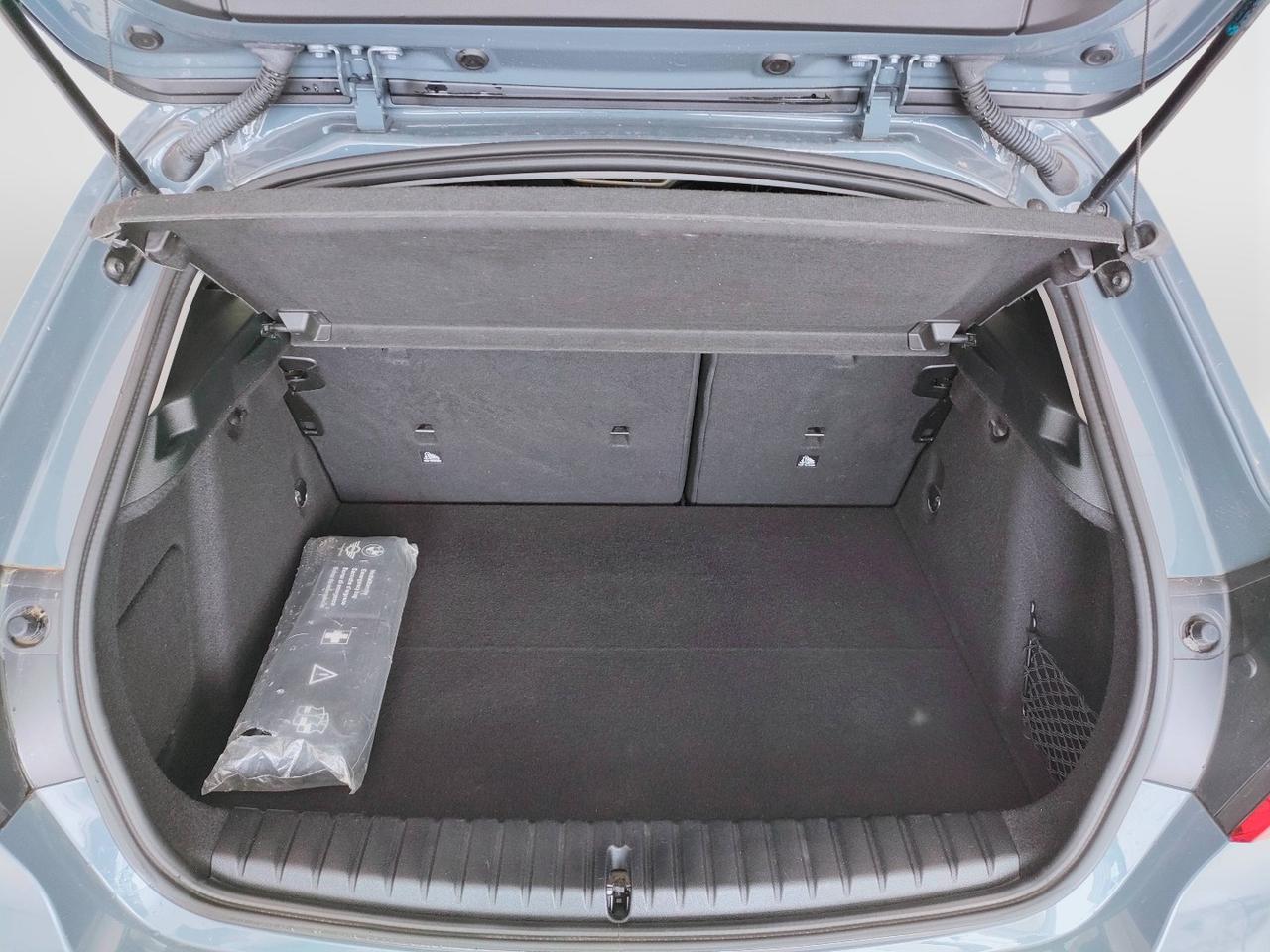 BMW Serie 1 F40 - 116d Business Advantage