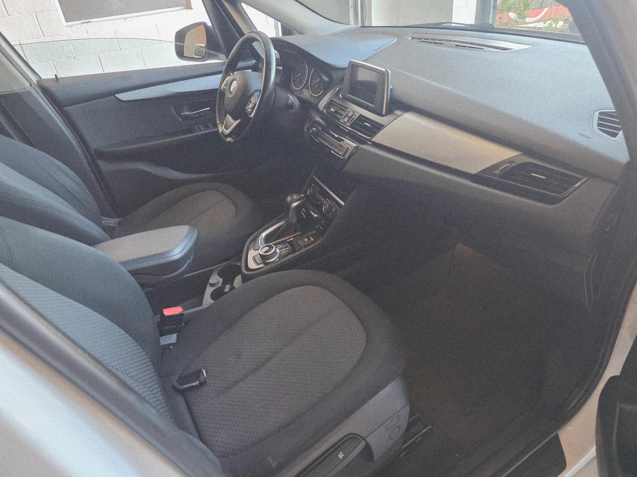 Bmw 218 218d monovolume