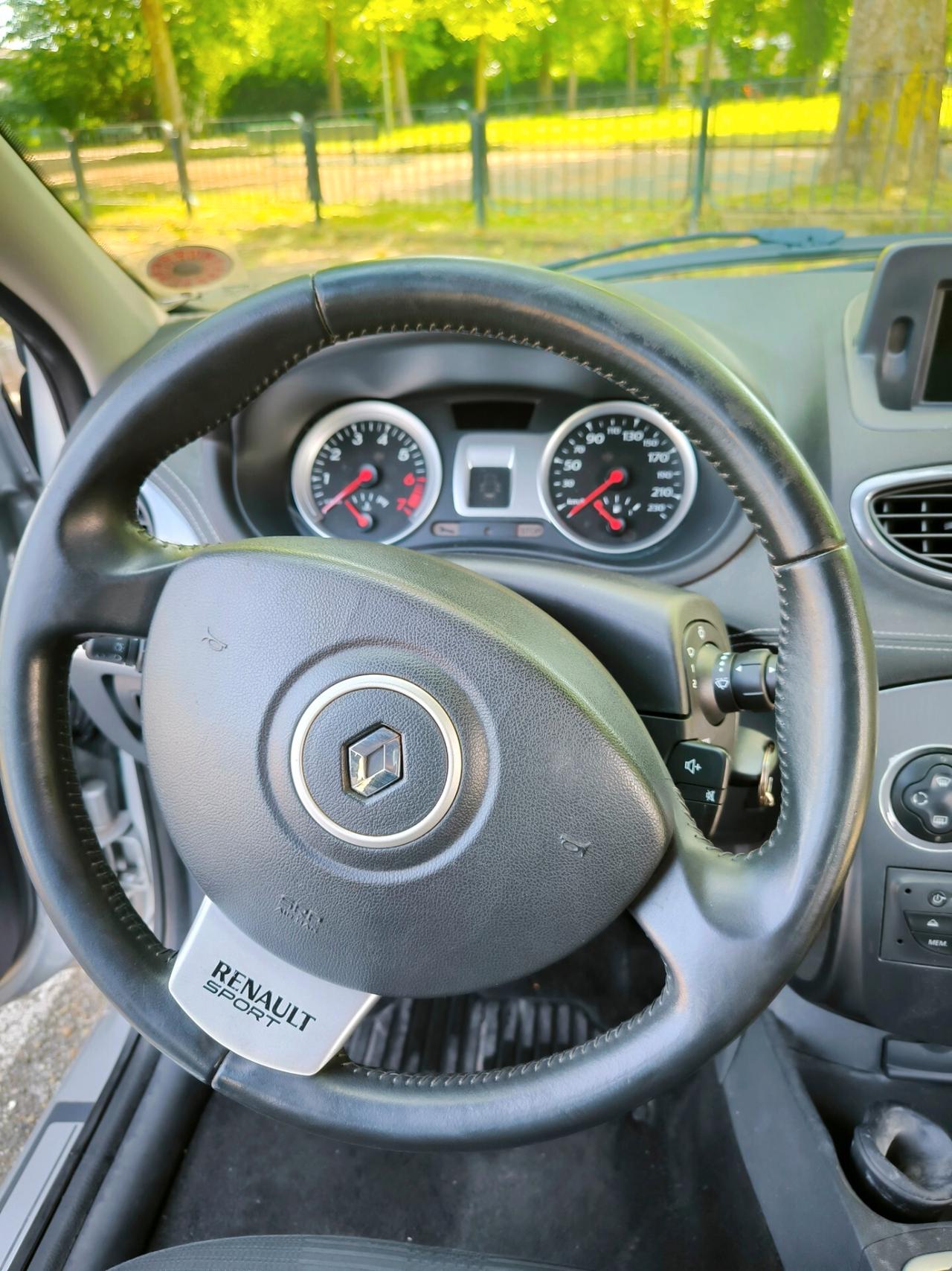 Renault Clio 1.2 16V 5 porte Luxe NEOPATENTATI