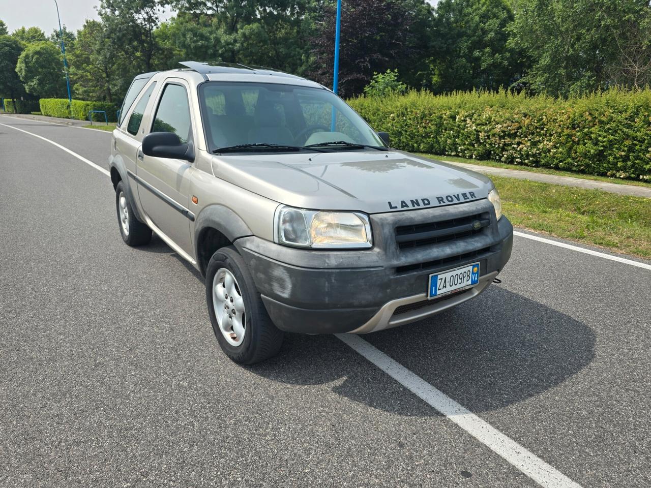 LAND ROVER 2.0 Td4 16V HARDBACK