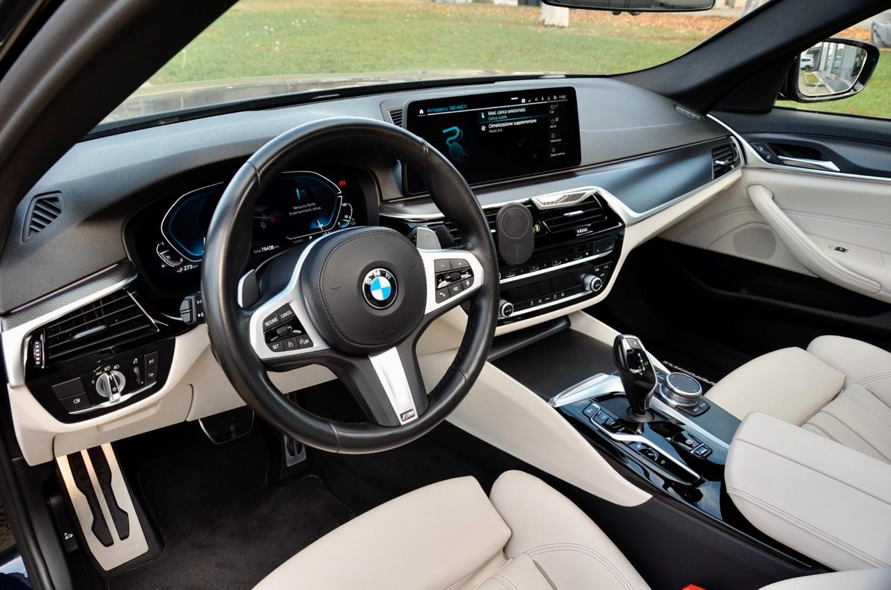 BMW 530e PHEV PLUG IN XDRIVE MSPORT 292cv AUTO, GARANZIA UFF BMW, SERVICE UFF BMW, UFF ITALIANA, CARBON SCHWARZ, EURO 6D, TETTO, PELLE, RETROCAMERA 360°, PERMUTE