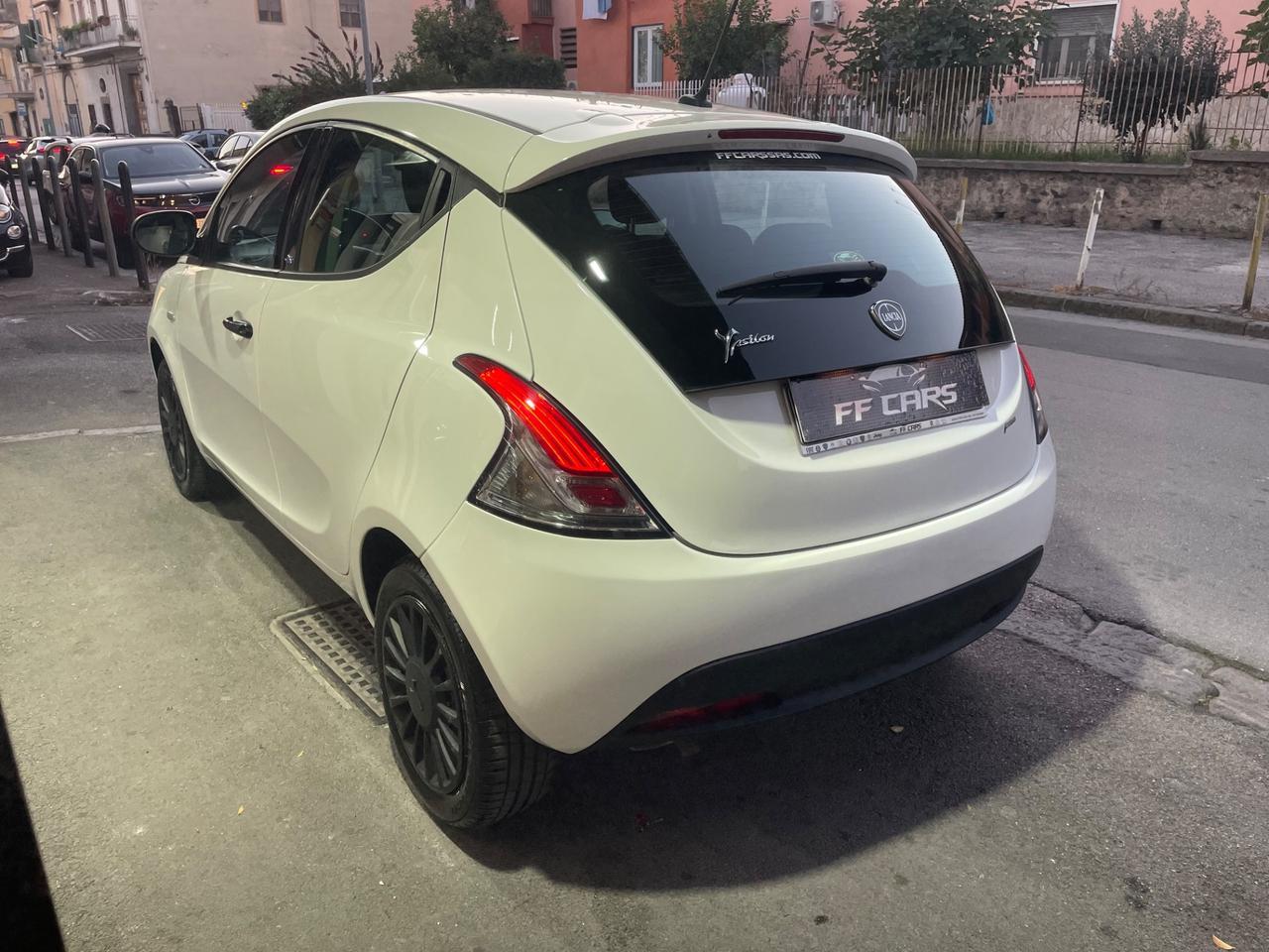 Lancia Ypsilon 1.2 69 CV 5 porte S&S Elefantino Blu ITALIA