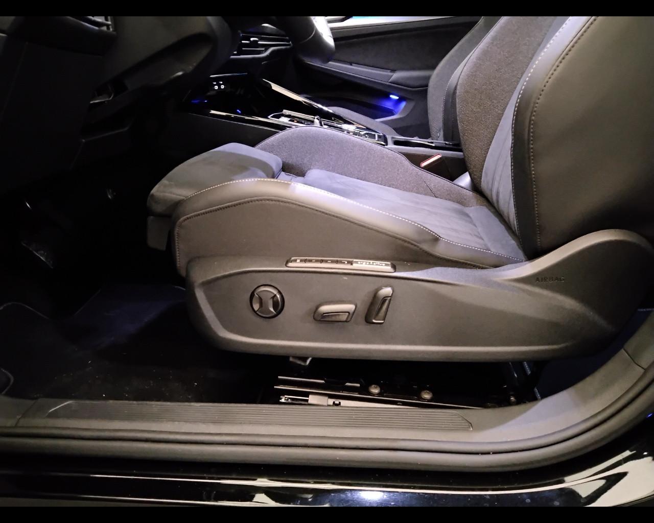 VOLKSWAGEN Golf VIII 2024 - Golf 2.0 tdi Style 150cv dsg