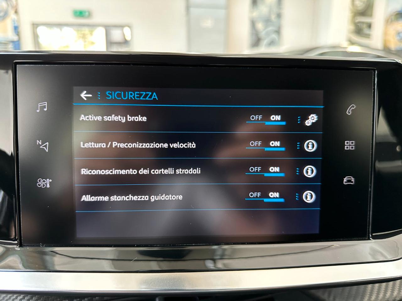 Peugeot 208 5 Pt 1.2 puretech Active s&s 75cv - Carplay - Camera