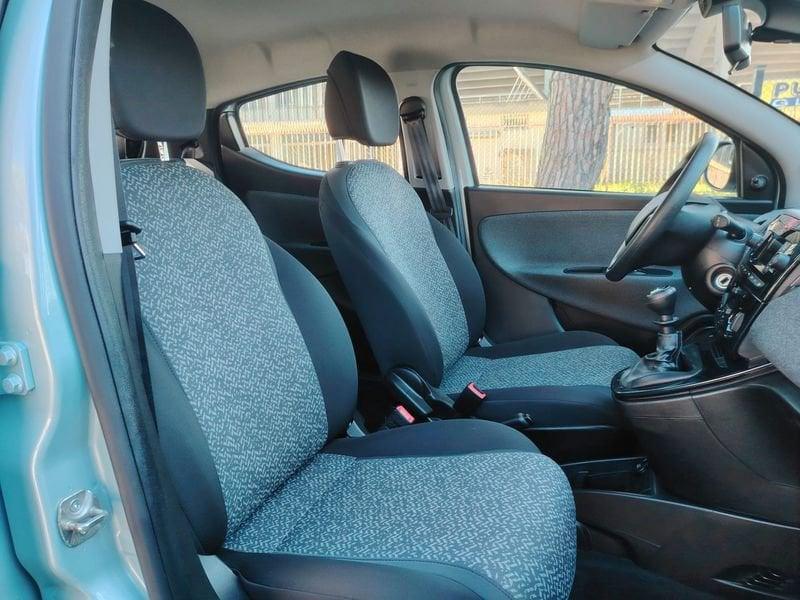 Lancia Ypsilon Ypsilon 1.0 FireFly 5 porte S&S Hybrid Silver