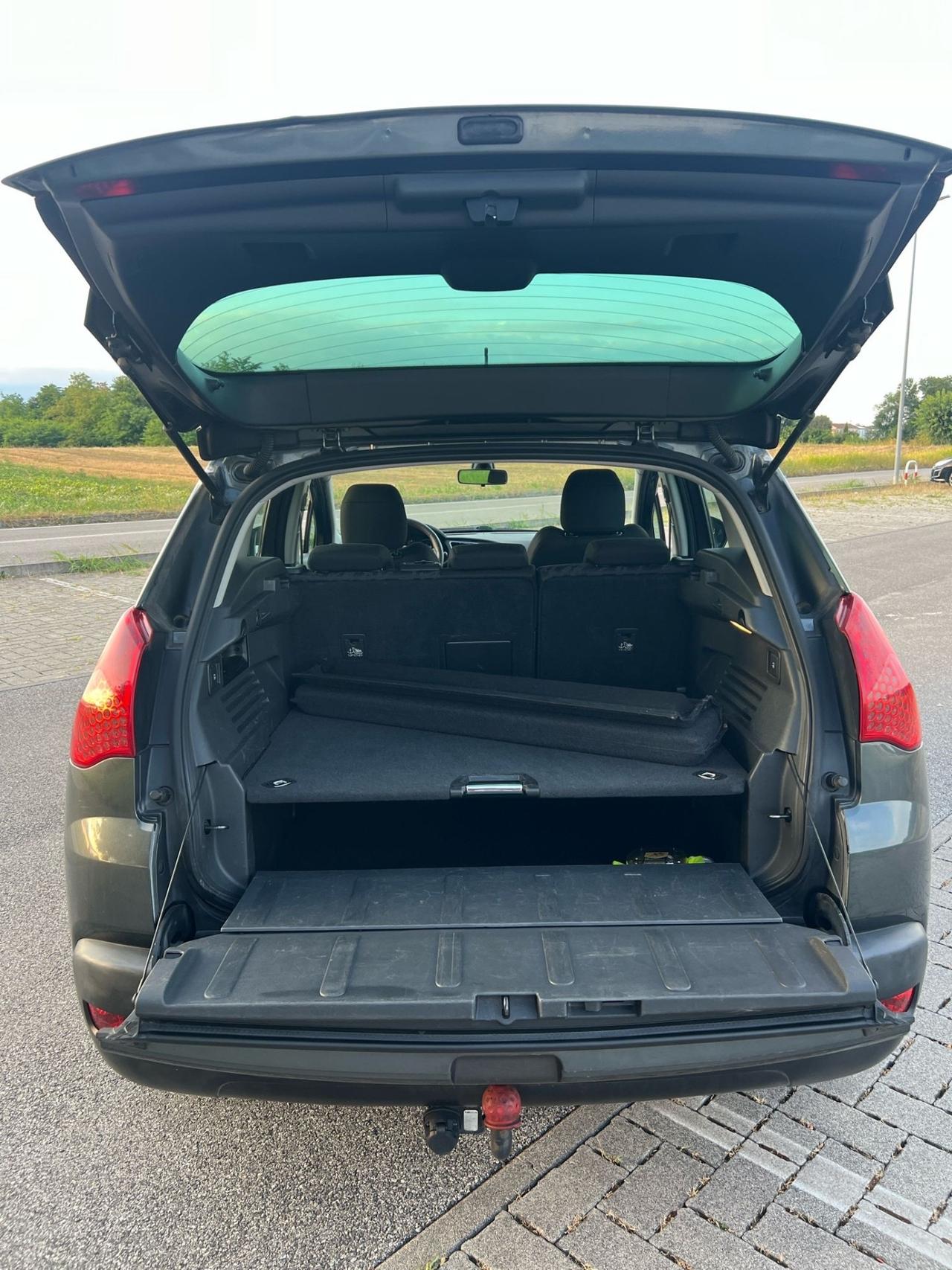 Peugeot 3008 1.6 HDi 110CV cambio robotizzato Tecno