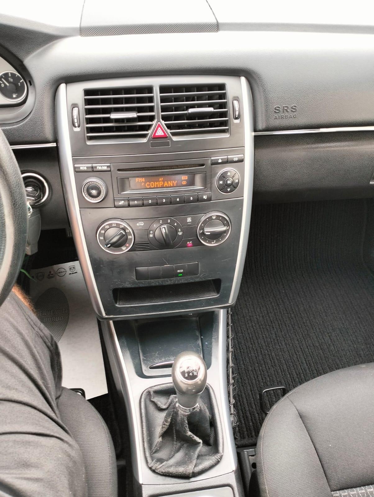 Mercedes-benz B 180 Benz Premium