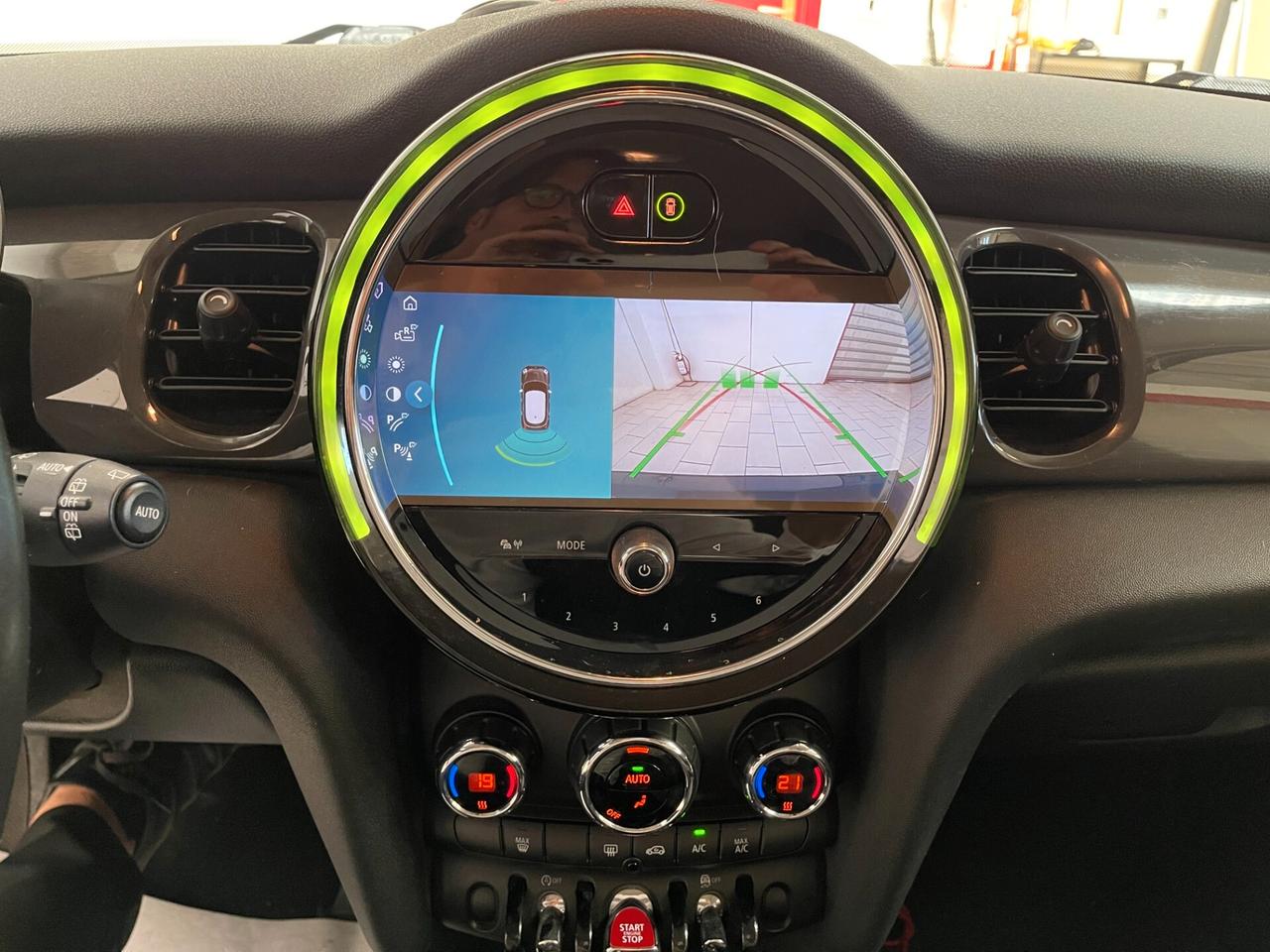 Mini Mini Cooper Essential Black 5p 1.5 auto - LEGGI SOTTO