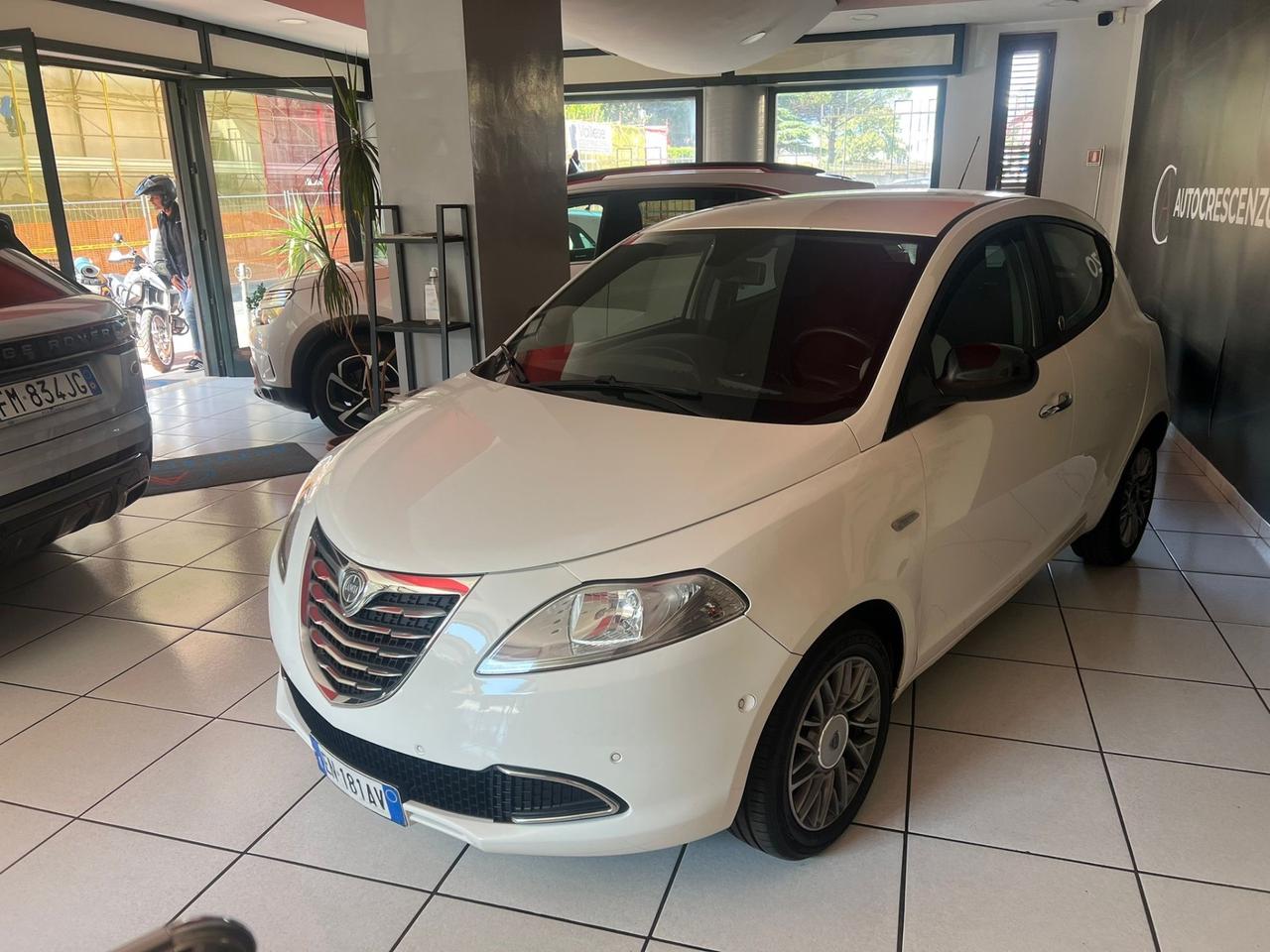 Lancia Ypsilon 1.2 69 CV 5 porte GPL Ecochic Silver