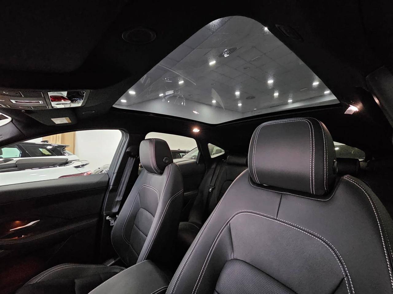 Jaguar E-Pace R-Dynamic SE Navi Camera Tetto C.20" LED BlackPack