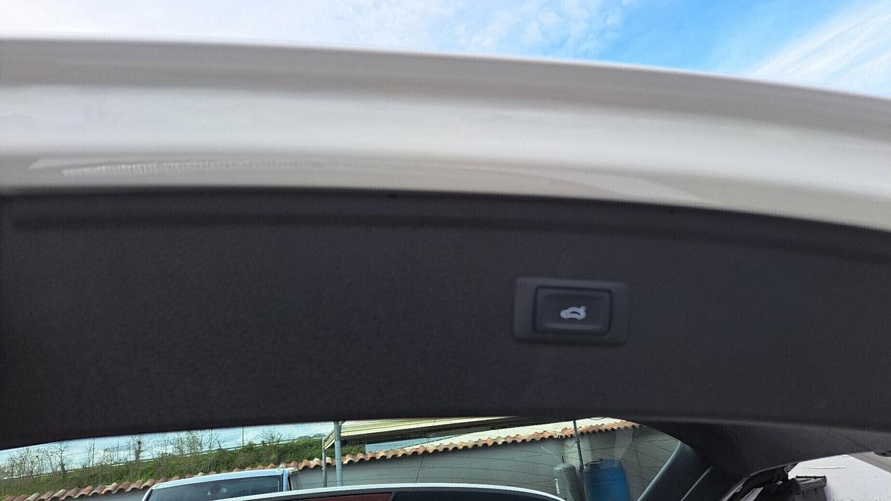 Audi Q5 TDI quattro 2.0 TDI S tronic 163cv