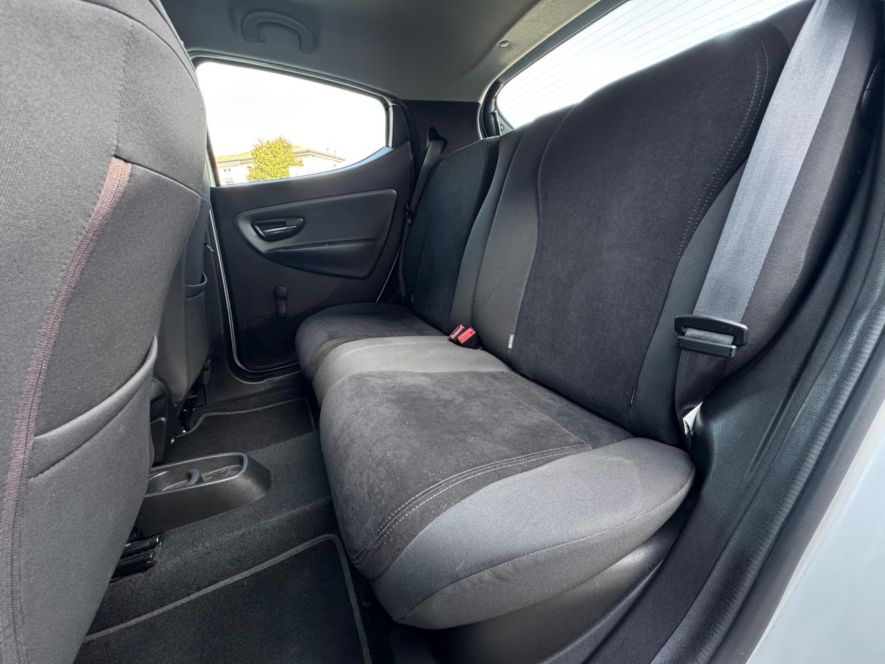 Lancia Ypsilon 1.2 Benzina 69 CV 5 p NEOPATENTATI