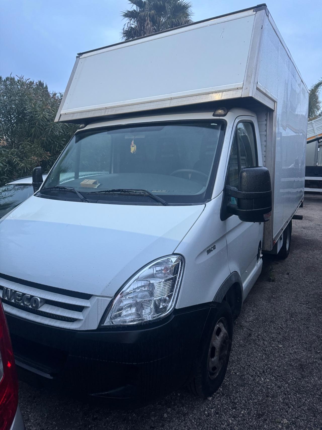 Iveco Daily Iveco daily furgone pedana clima