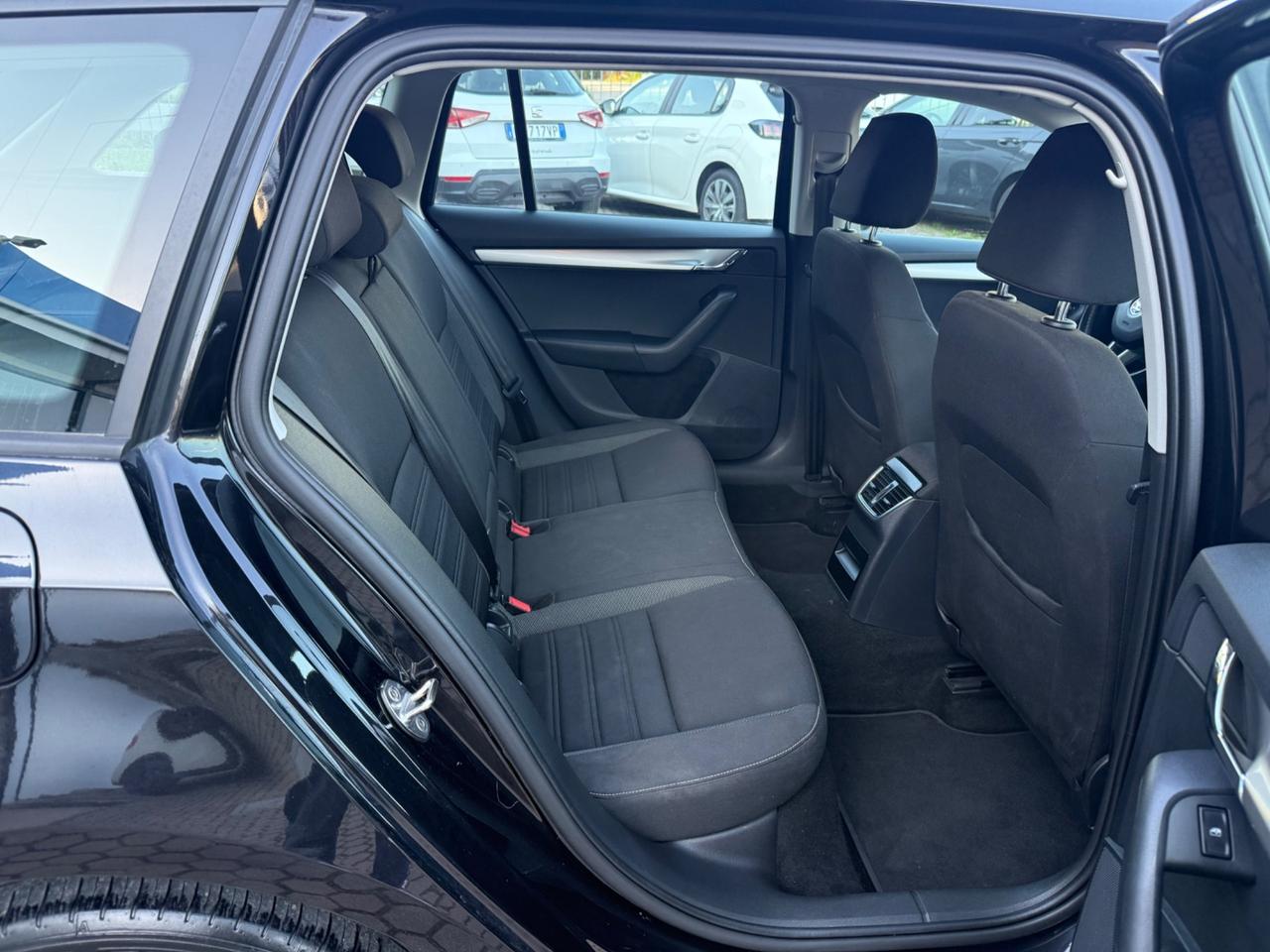 Skoda Octavia 1.5 DSG Wagon Ambition G-Tec OK NEOPATENTATI