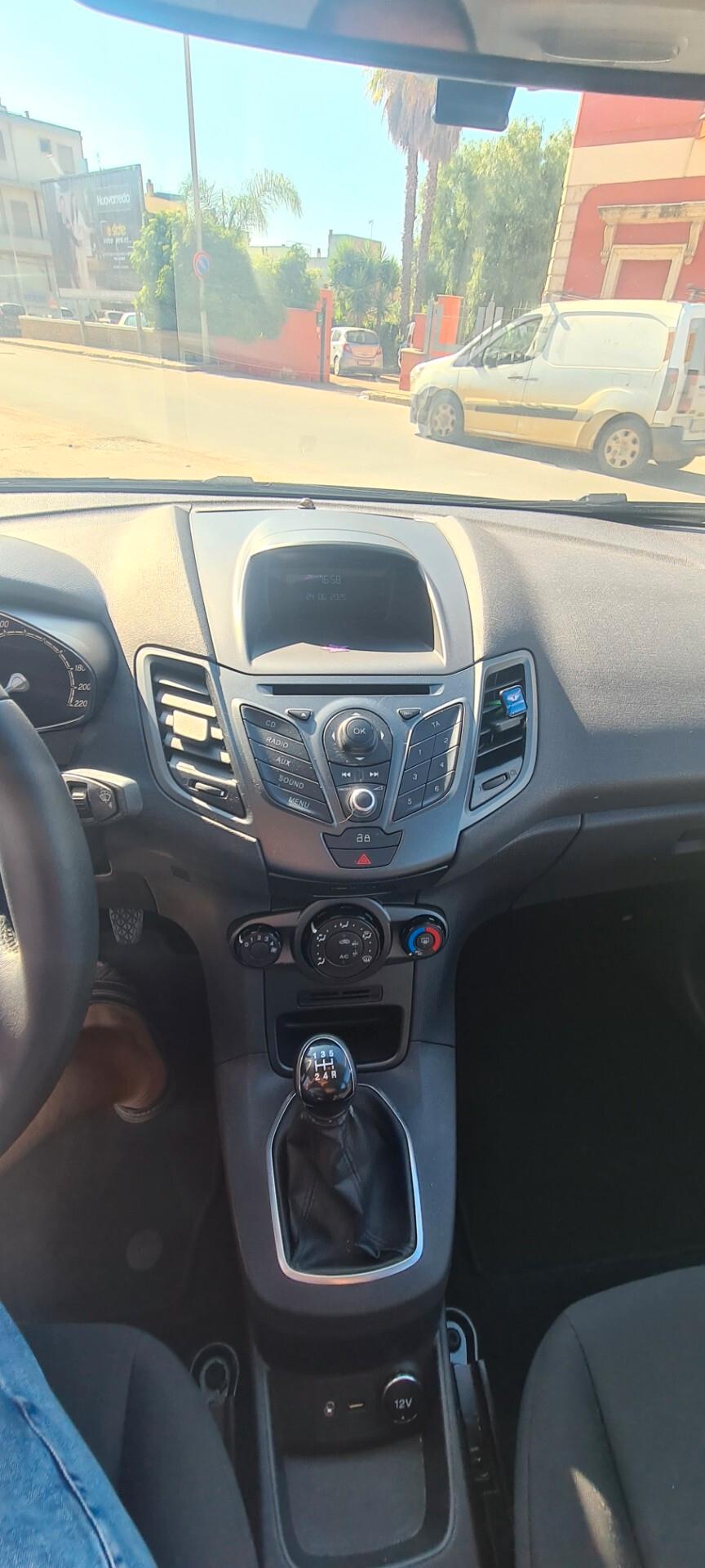 Ford Fiesta 1.5 TDCi 75CV 5 porte