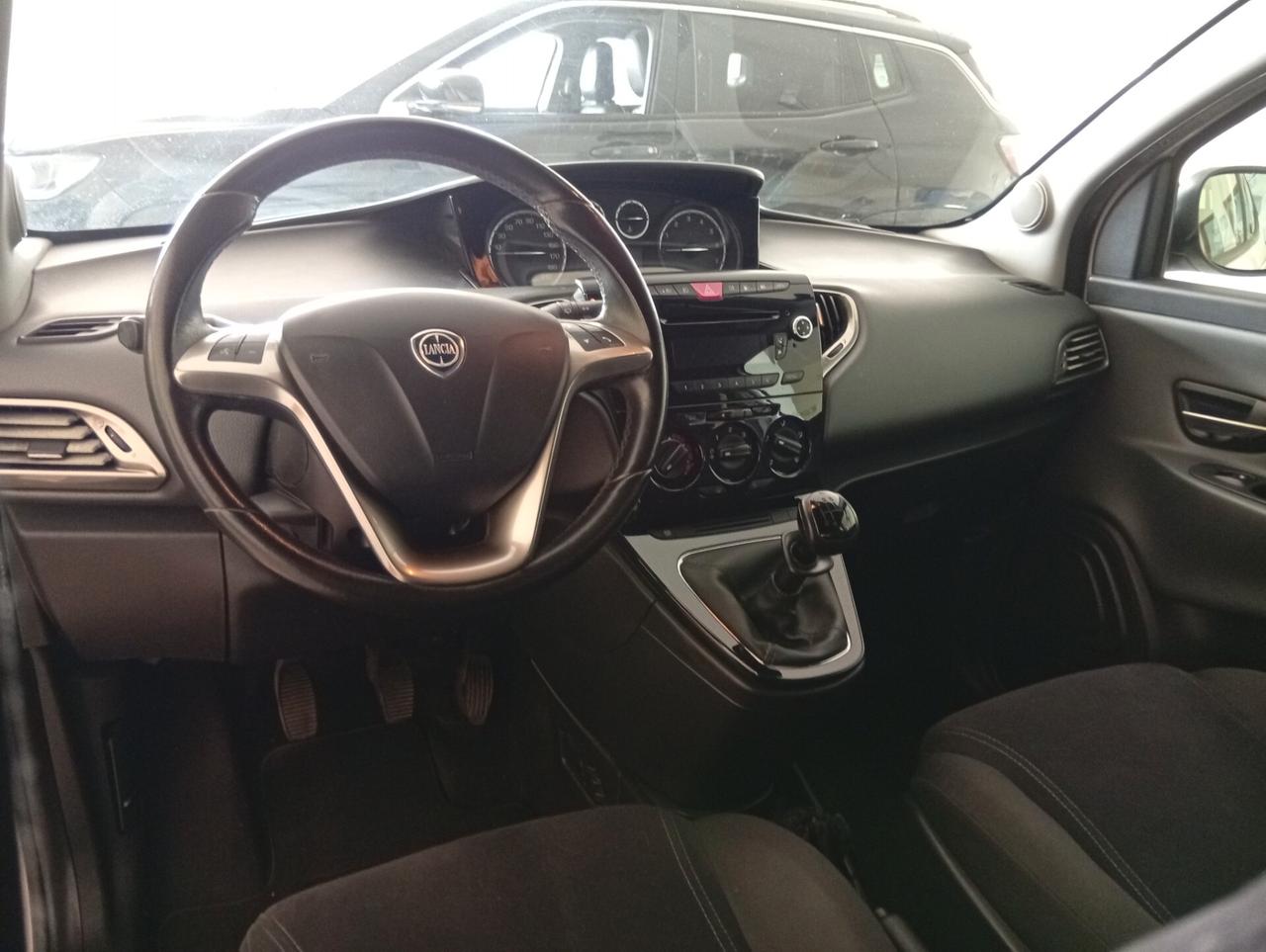 Lancia Ypsilon 1.2 69 CV 5 porte GPL Ecochic 30th Anniversary