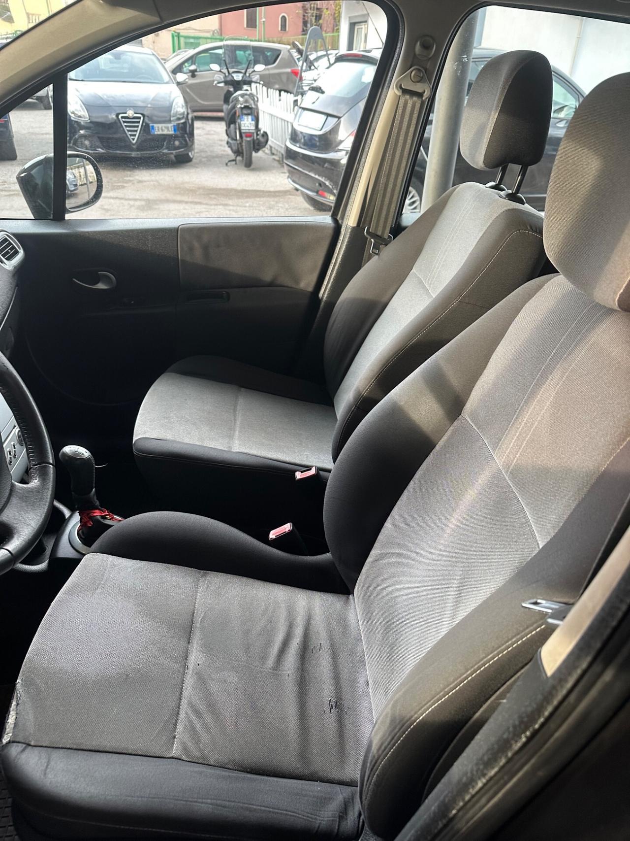 Renault Modus 1.5 dCi 85CV Dynamique