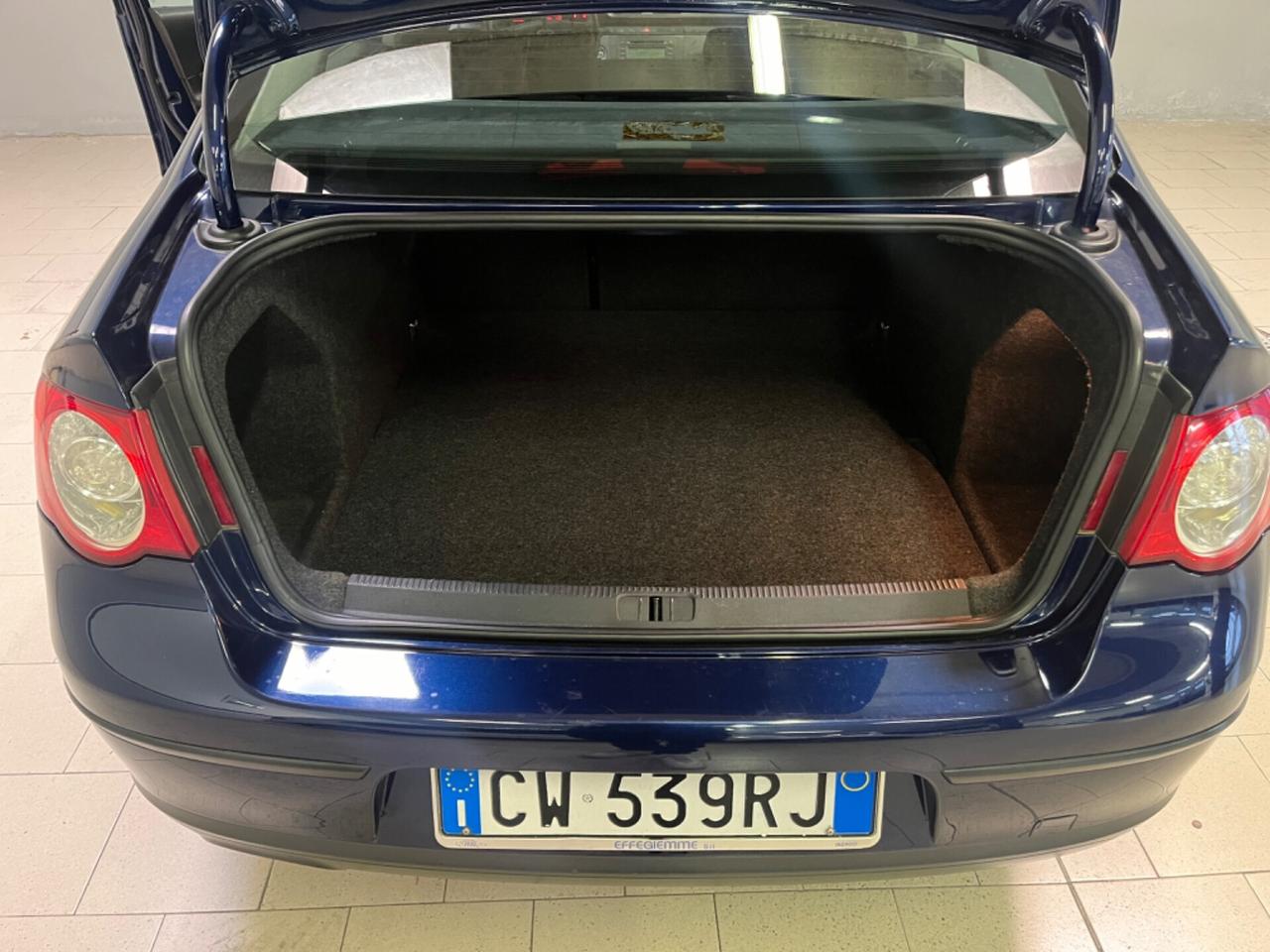Volkswagen Passat 1.9 TDI/105CV berlina