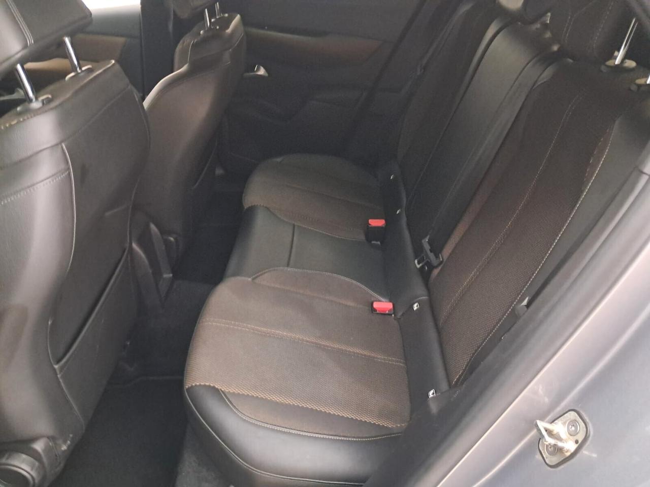 DS Automobiles DS 3 Crossback, 03/2021 1.5 bluehdi So Chic 100cv ADATTA A NEOPATENTATI