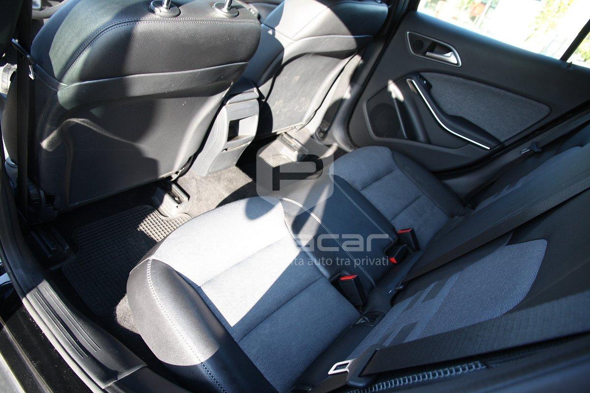 MERCEDES GLA 180 d Business