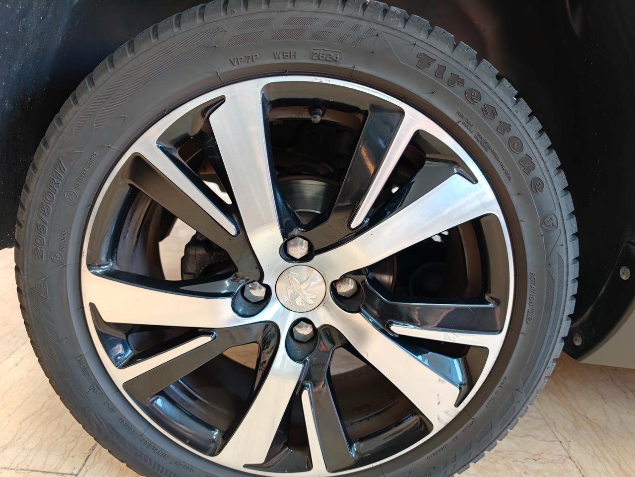 Peugeot 2008 BlueHDi 120 S&S Black Matt