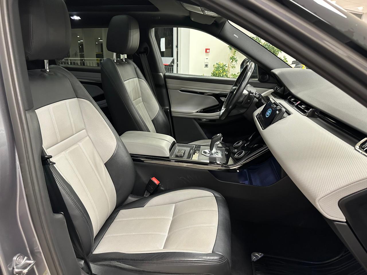 Land Rover Range Rover Evoque 2.0D I4-L.Flw 150 CV AWD Auto R-Dynamic S