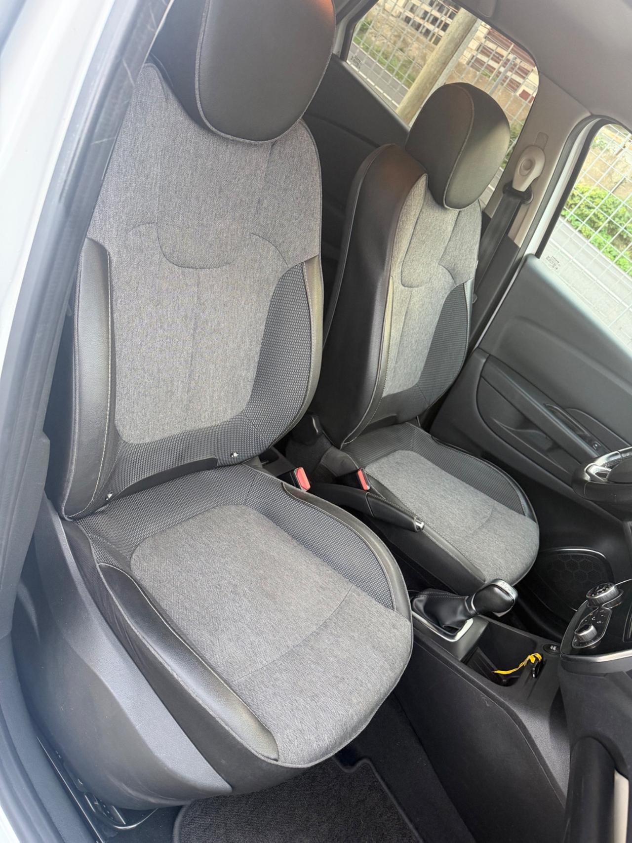Renault Captur dCi 8V 90 CV EDC Initiale Paris