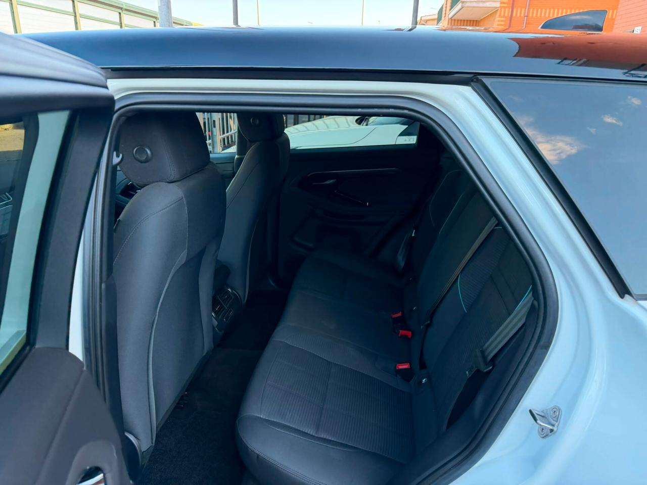 Land Rover Range Evoque 2.0D I4-L.Flw 150 CV AWD Auto R-Dynamic
