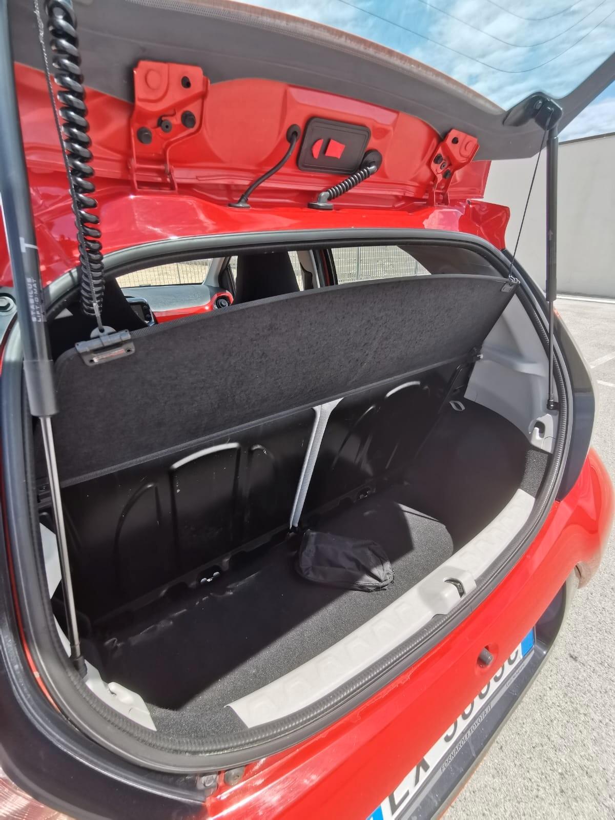 Toyota Aygo 1.0 VVT-i 69 CV 5P. x-cool 2014