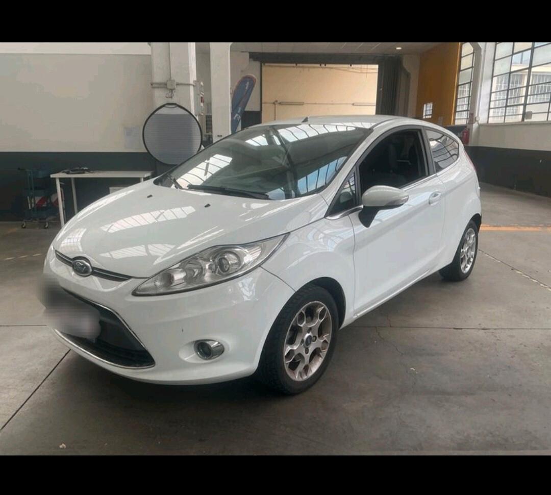 Ford Fiesta 1.4 TDCi 70CV 3 porte Titanium 2013