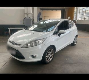 Ford Fiesta 1.4 TDCi 70CV 3 porte Titanium 2013