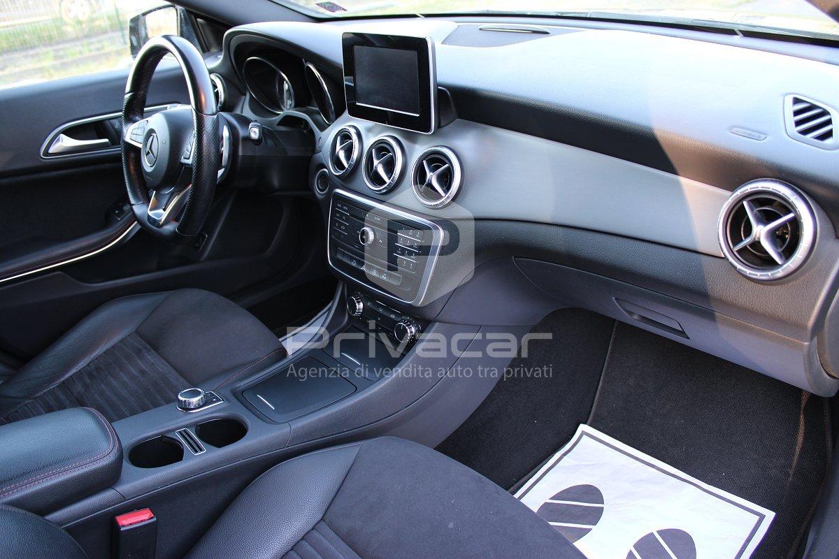 MERCEDES CLA 220 d Automatic Premium Dark Night