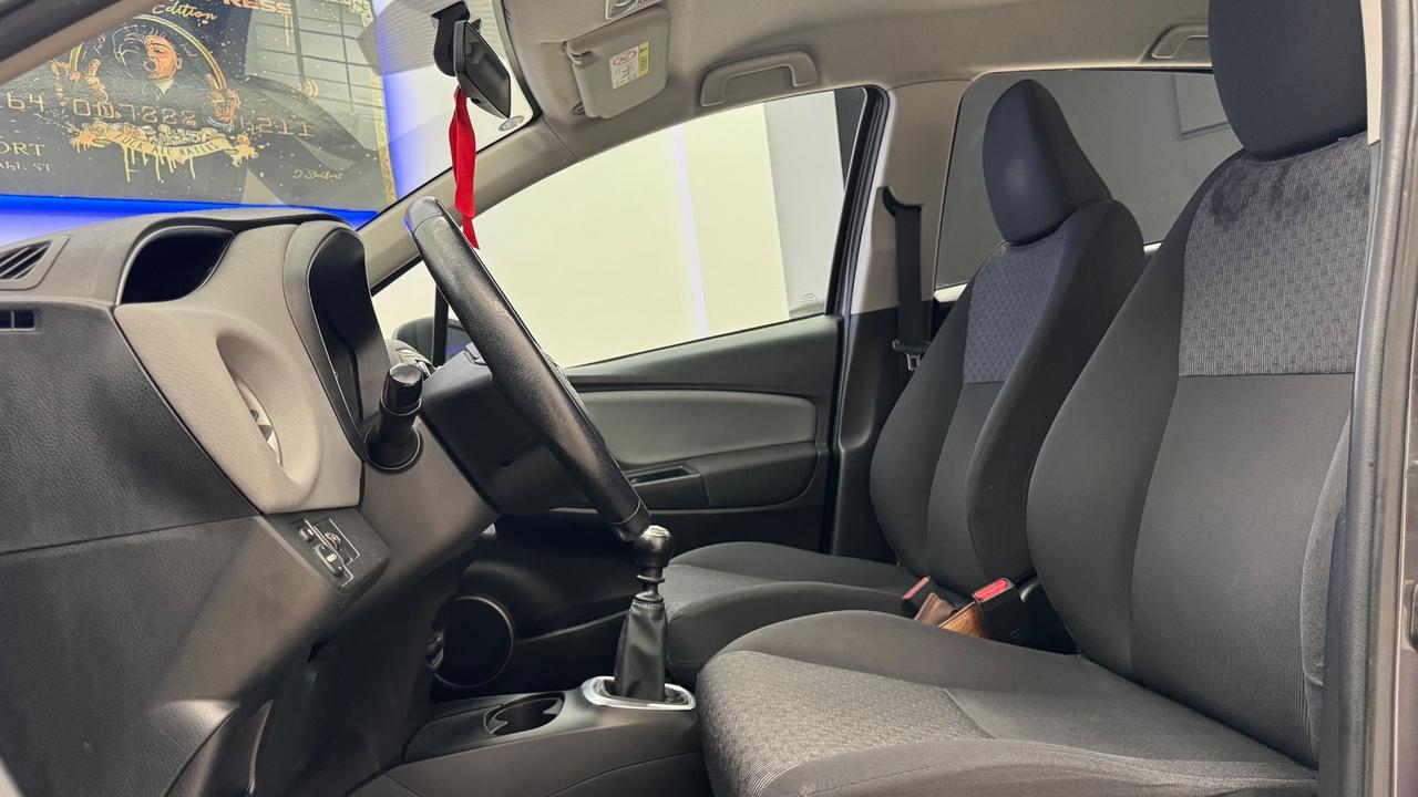 Toyota Yaris 1.4 D-4D 5 porte Lounge-2015