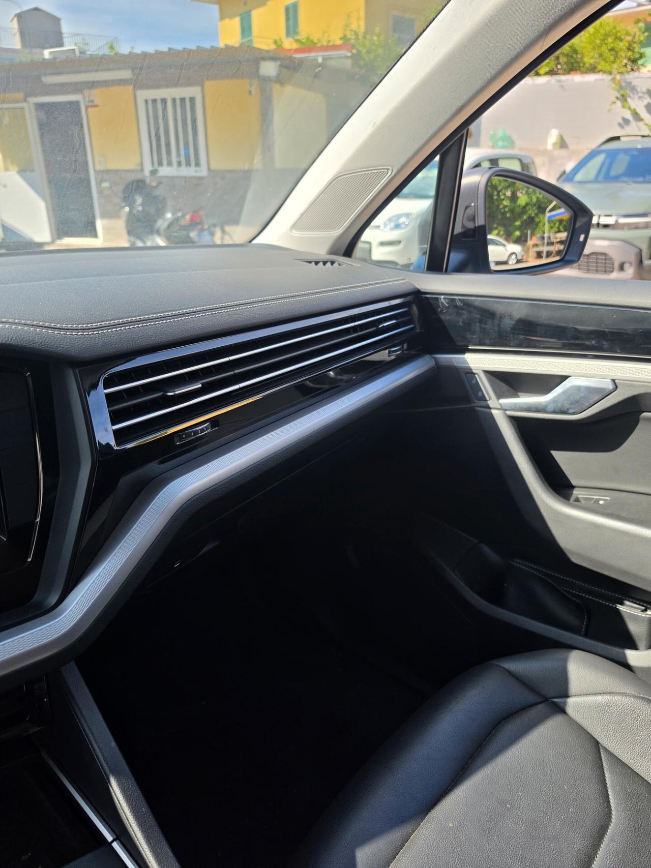 Volkswagen Touareg 3.0 V6 TDI SCR Advanced