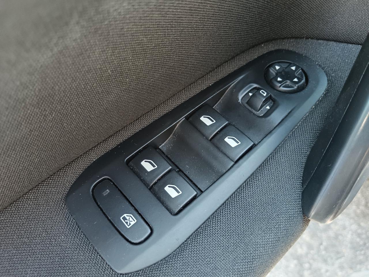 Peugeot 308 1.6 BLUEHDI 120CV NUOVISSIMA
