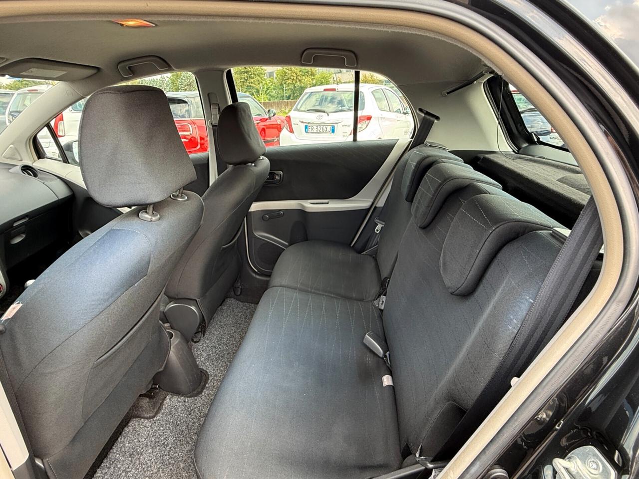 Toyota Yaris 1.0 5 porte