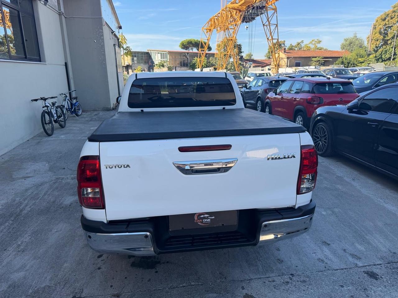 TOYOTA Hilux 2.4 D-4D 4WD 4 porte Double Cab Executive