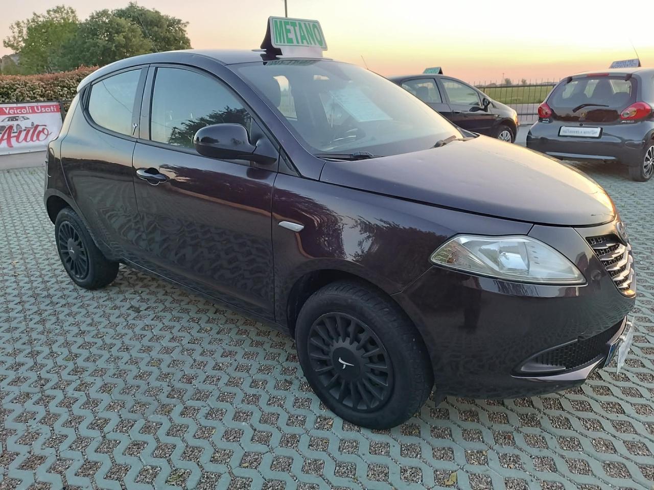 Lancia Ypsilon 0.9 TwinAir 85 CV 5 porte Metano Ecochic Gold