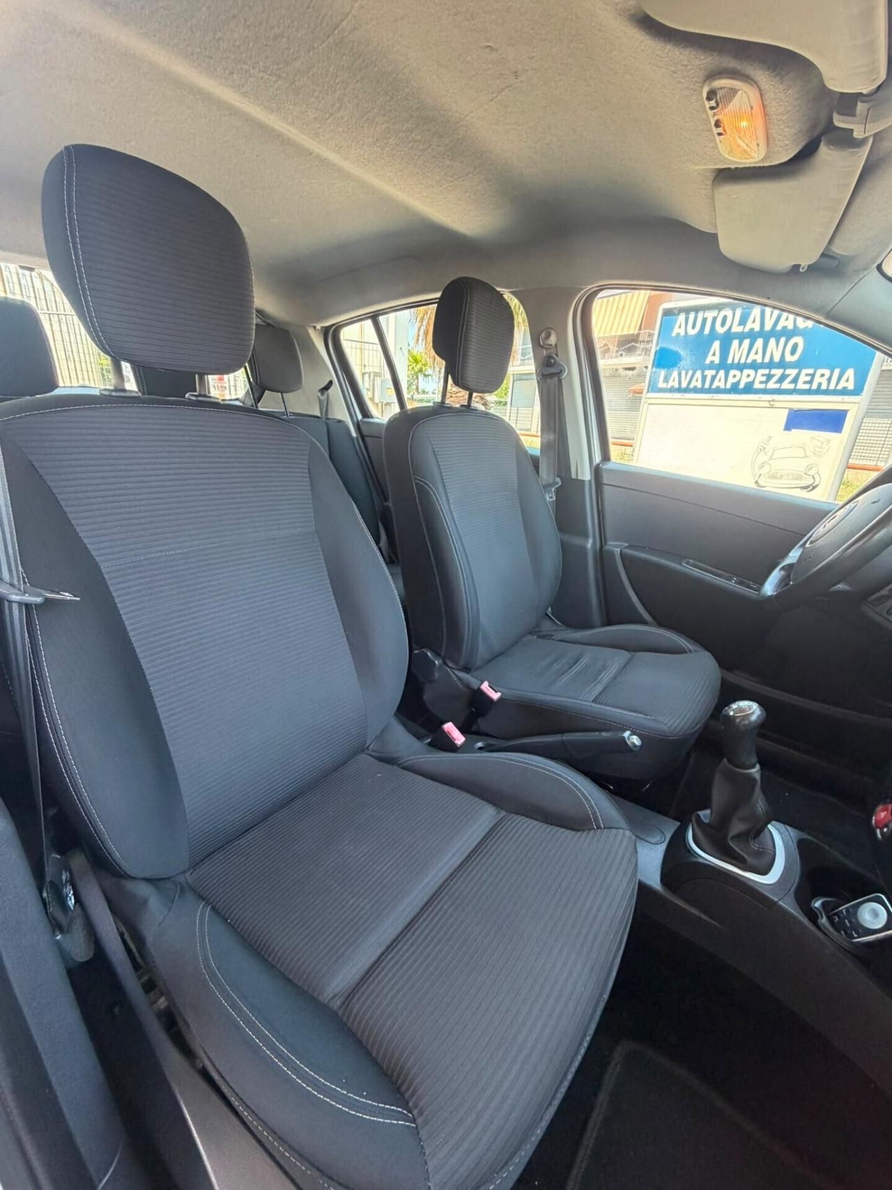 Renault Clio 1.2 16V 5 porte Dynamique