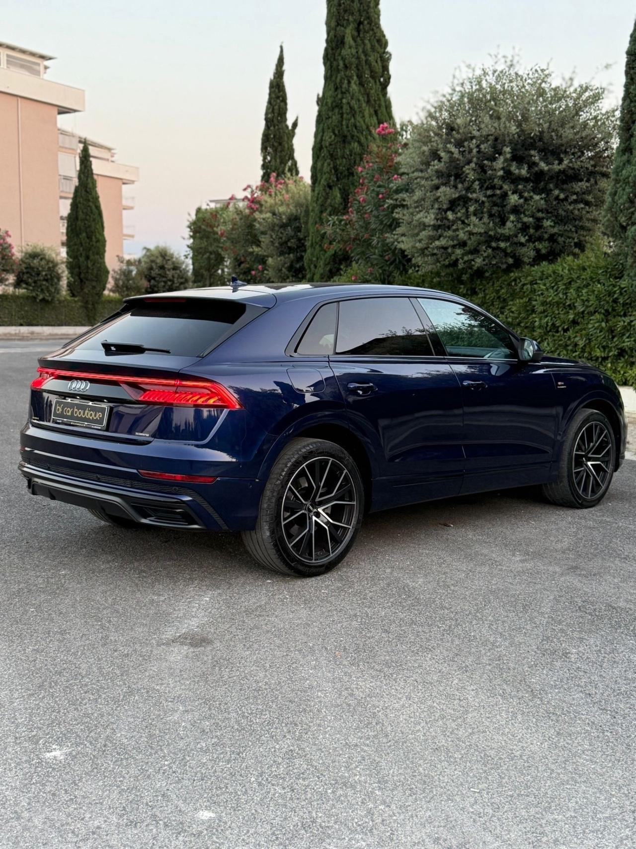 Audi Q8 50 TDI 286 CV quattro S Line Identity Black