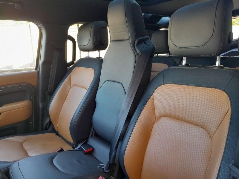 Land Rover Defender 3.0D I6 250 110 X-Dynamic SE AWD auto.
