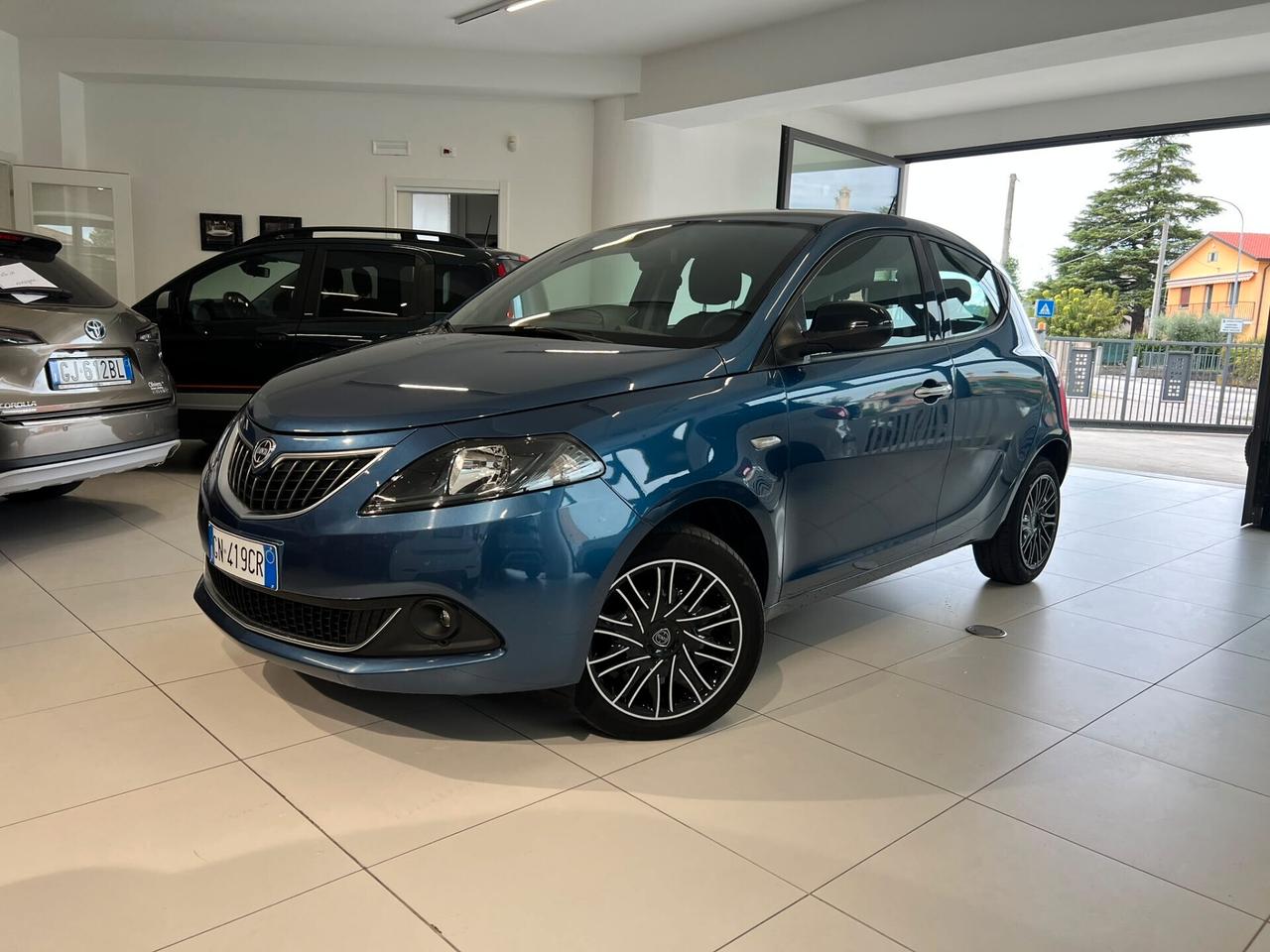 Lancia Ypsilon 1.0 FireFly 5 porte S&S Hybrid Gold
