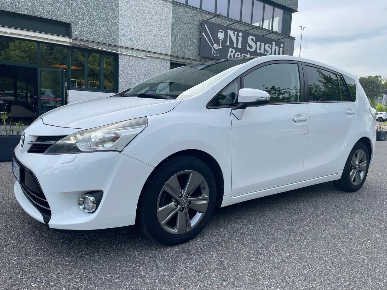Toyota Verso 1.6 D-4D 7 posti*Tetto*Navi*Neopatentati*