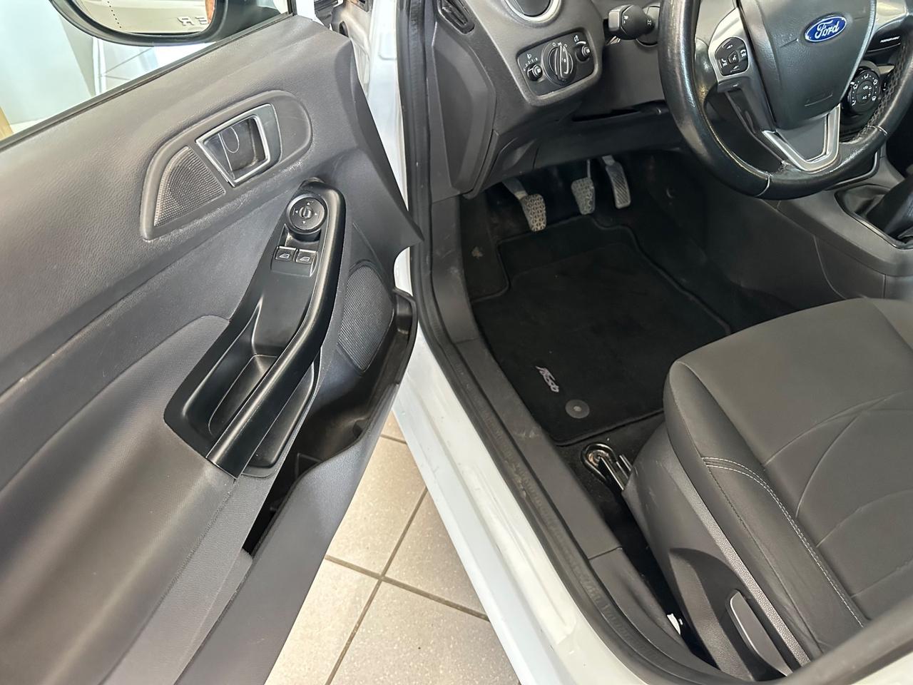 Ford Fiesta 1.5 TDCi 75CV 5 porte ok neopatentati