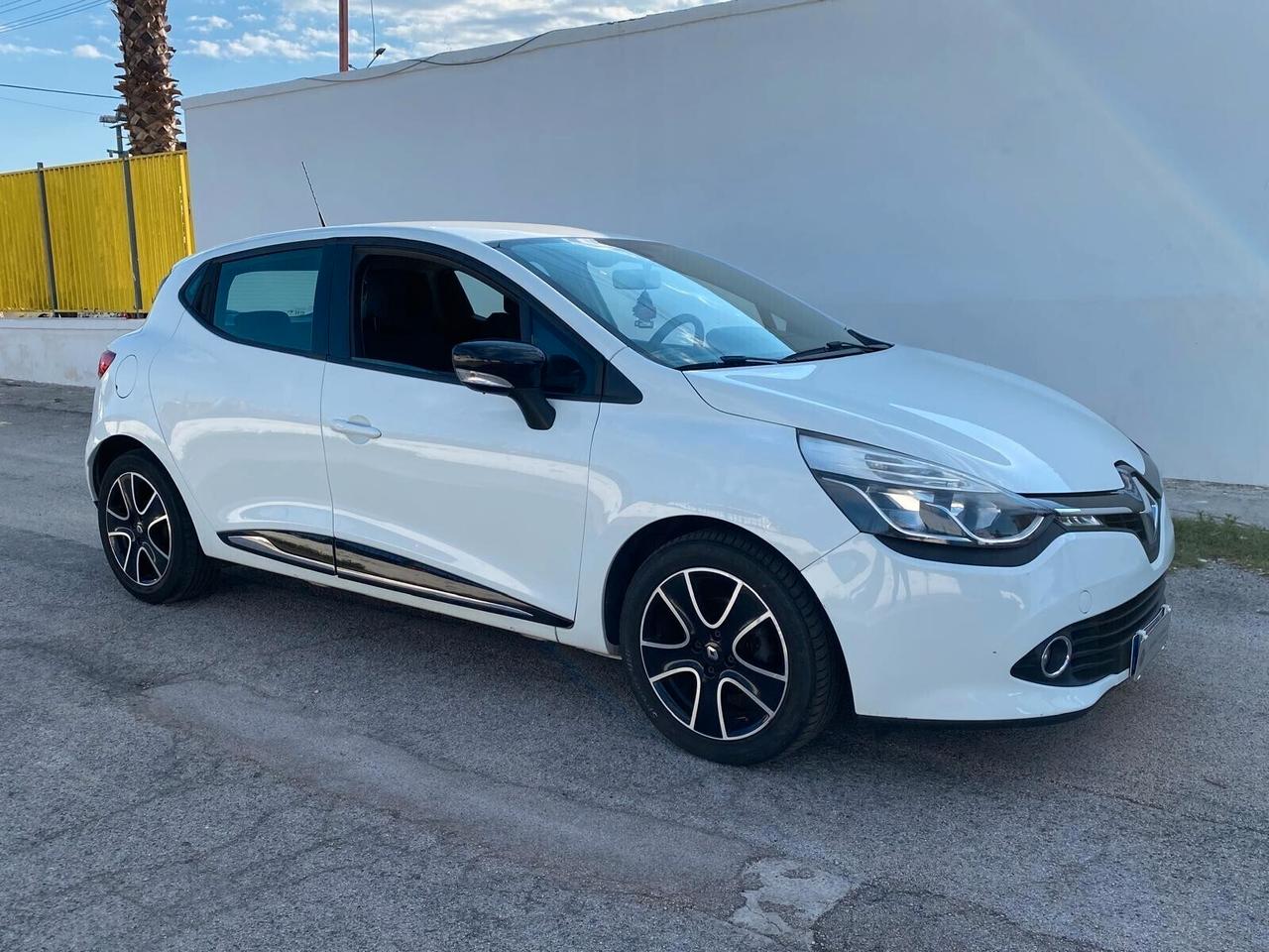 Renault Clio 1.2 75CV 5 Porte Costume National