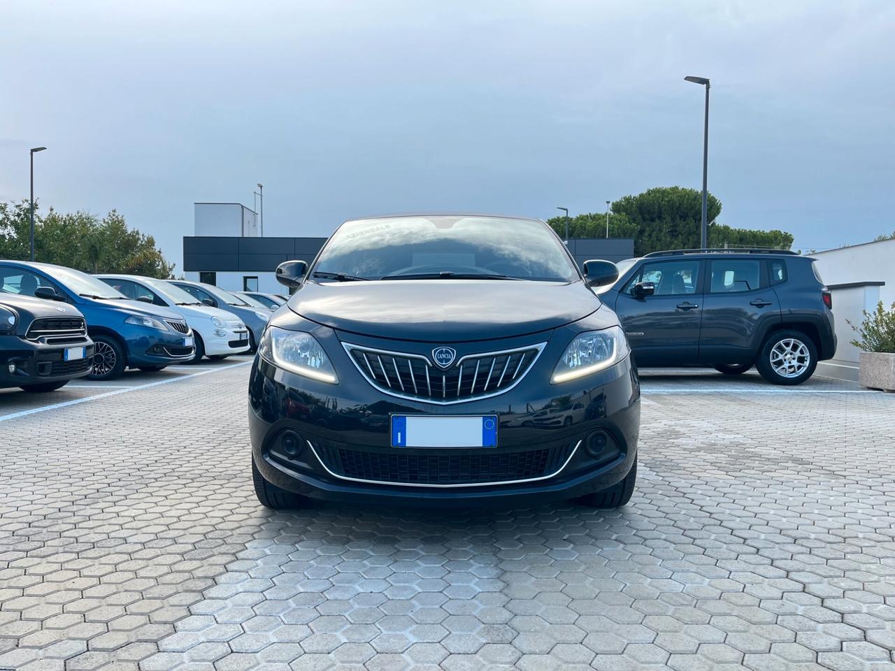 Lancia Ypsilon 1.0 FireFly 5 porte S&S Hybrid Platino
